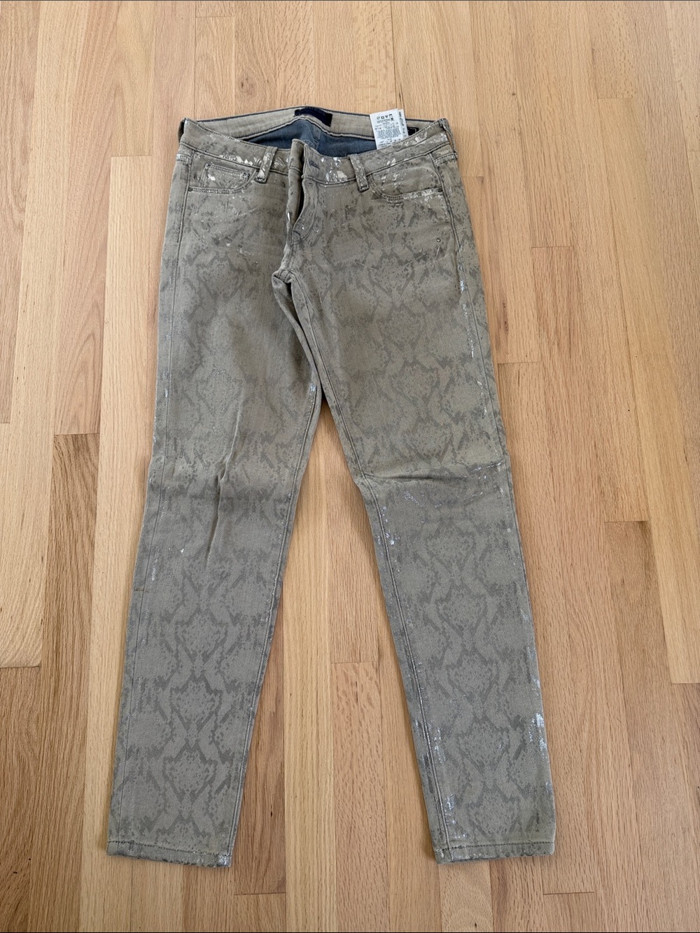 GUESS Men's Slim Snake-Print Jeans in light gray